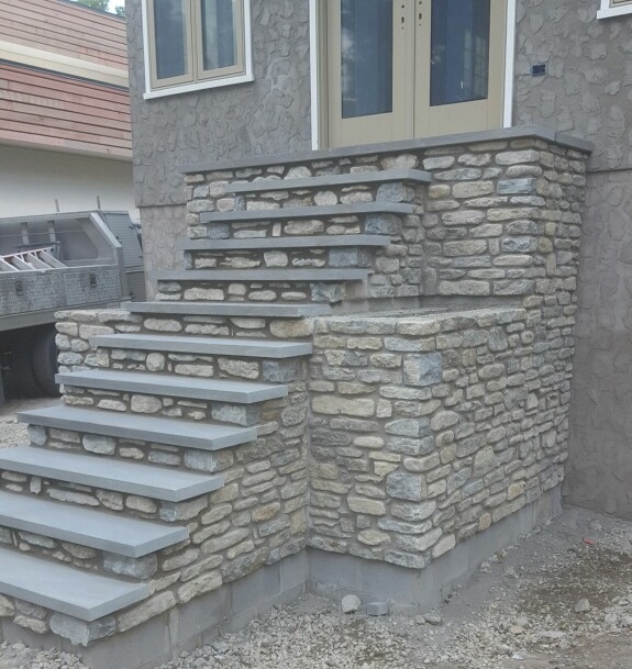 Natural Thin Stone and Blue Stone Treads